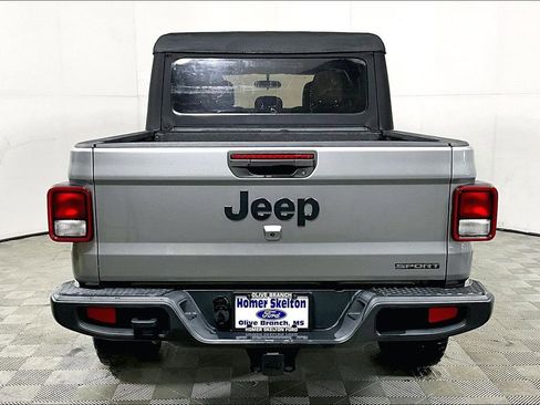 Used 2020 Jeep Gladiator Sport w/ Quick Order Package 24S image 4