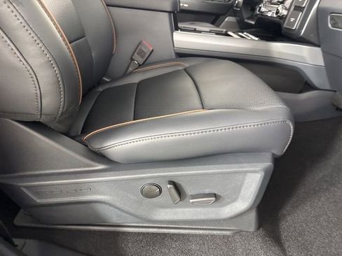 New 2026 Ford F250 Lariat w/ Black Appearance Package image 22
