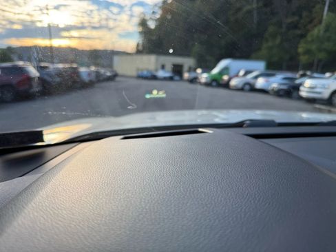 Used 2015 GMC Yukon Denali w/ Premium Package image 10