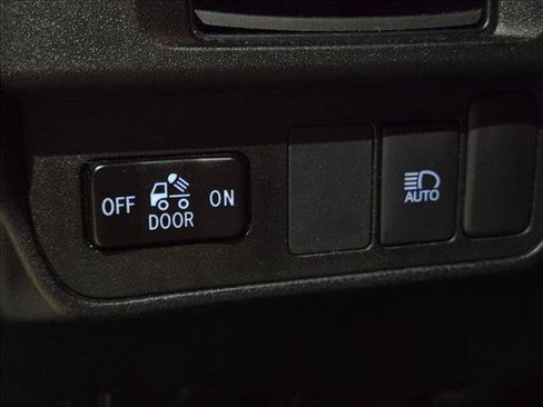 Used 2019 Toyota Tacoma SR w/ SR Convenience Package RWD image 8