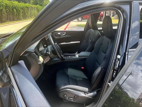 Used 2026 Volvo XC60 B5 Plus AWD/4WD image 33