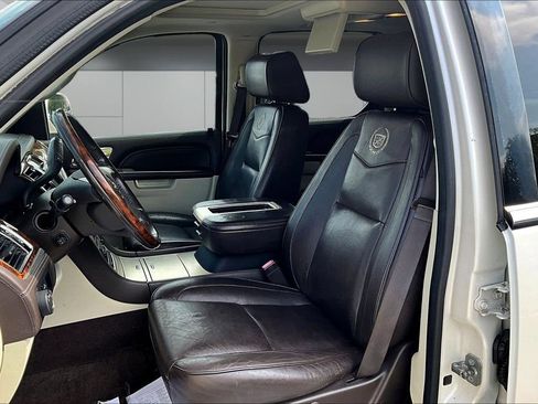 Used 2013 Cadillac Escalade ESV Platinum AWD/4WD image 21