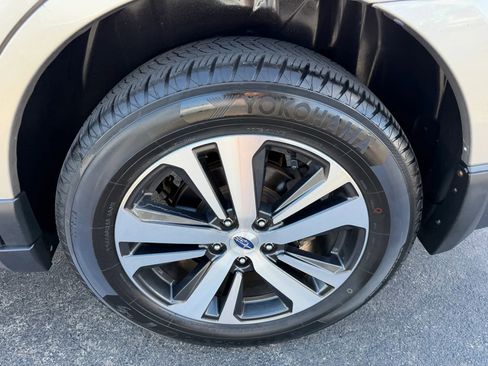Used 2018 Subaru Outback 2.5i Limited AWD/4WD image 52