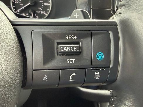 Used 2025 Nissan Pathfinder SV image 21