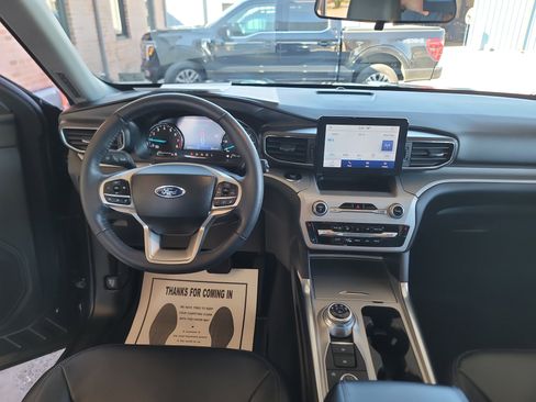 Used 2023 Ford Explorer XLT w/ Equipment Group 202A image 18