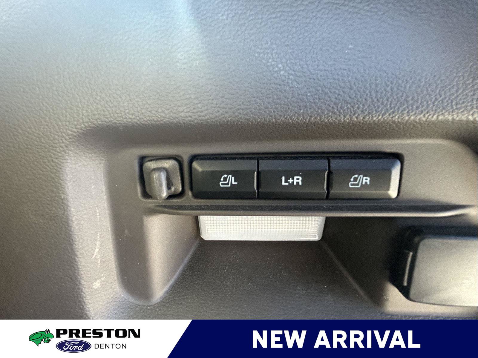 Used 2023 Ford Explorer Platinum w/ Technology Package AWD/4WD image 12