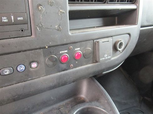 Used 2015 Chevrolet Express 2500 Cargo Van image 19