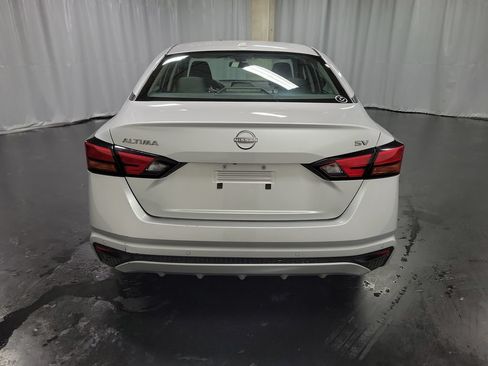 Used 2024 Nissan Altima 2.5 SV FWD image 7