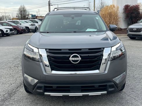 Used 2024 Nissan Pathfinder SL image 6