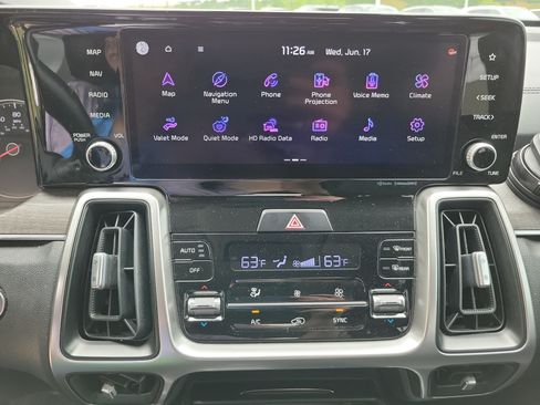 Used 2022 Kia Sorento EX w/ Panoramic Sunroof Package FWD image 7