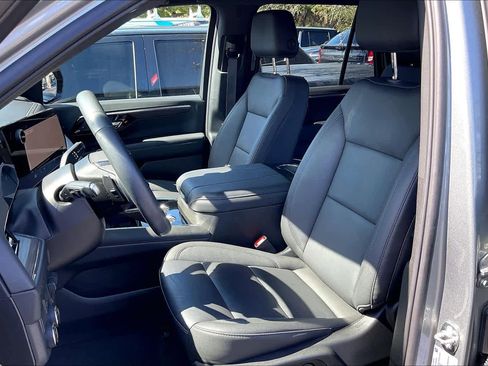 Used 2025 Chevrolet Tahoe LT w/ Comfort Package image 24