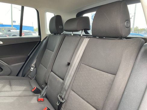 Used 2018 Volkswagen Tiguan Limited w/ Premium Package AWD/4WD image 14