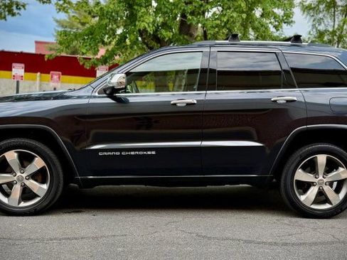 Used 2016 Jeep Grand Cherokee Limited AWD/4WD image 4