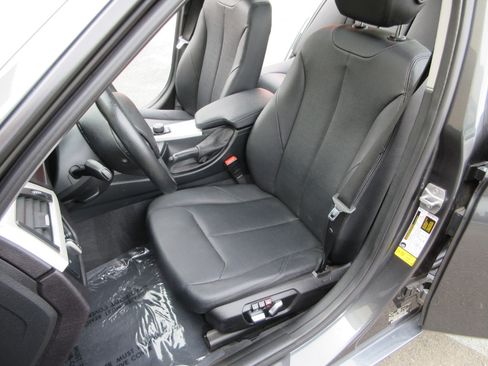 Used 2016 BMW 320i Sedan image 8