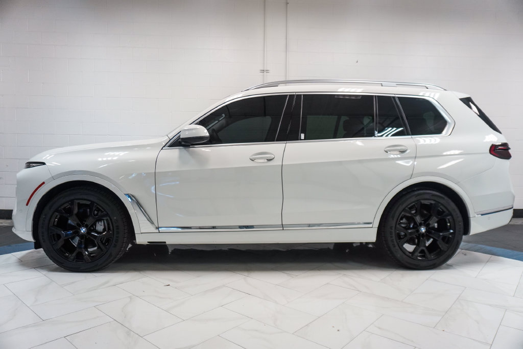 Used 2025 BMW X7 xDrive40i AWD/4WD image 37
