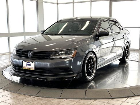 Used 2017 Volkswagen Jetta S FWD image 3