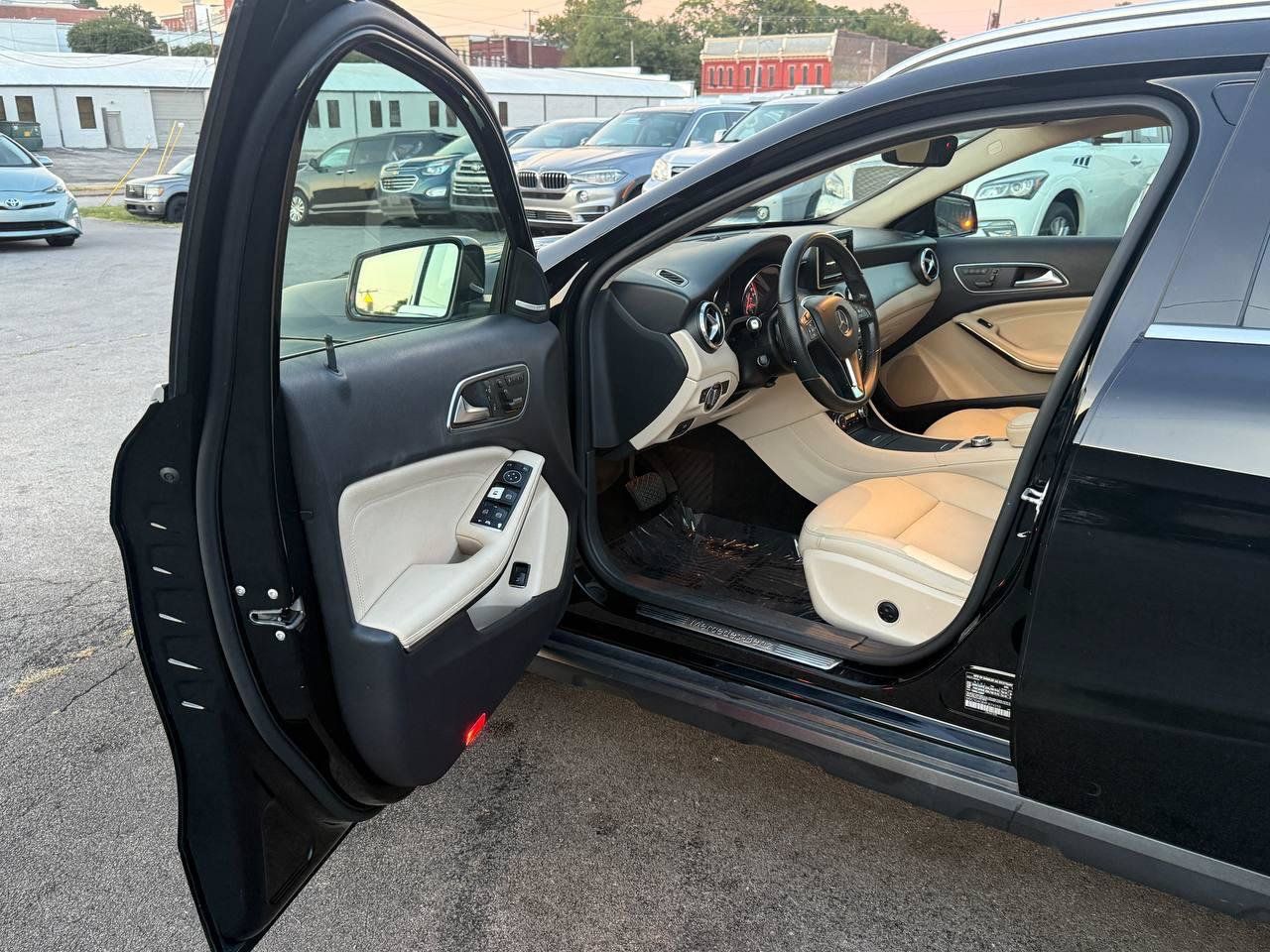 Used 2015 Mercedes-Benz GLA 250 4MATIC w/ Premium Package image 14