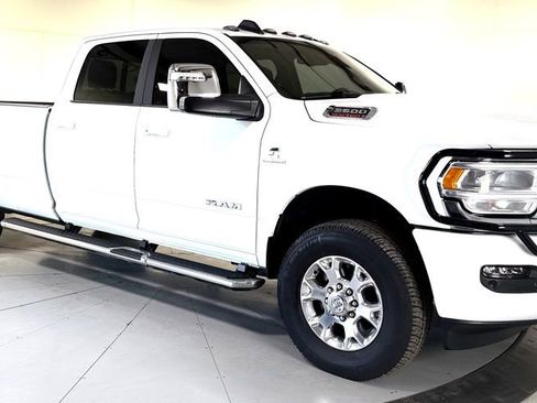 Used 2024 RAM 3500 Laramie AWD/4WD image 1