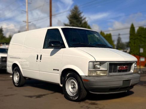 Used 2000 GMC Safari RWD image 29