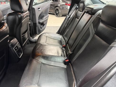 Used 2020 Dodge Charger SXT w/ Leather Interior Group RWD image 38