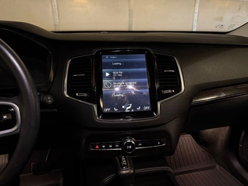 Used 2017 Volvo XC90 T6 Momentum w/ Vision Package image 14