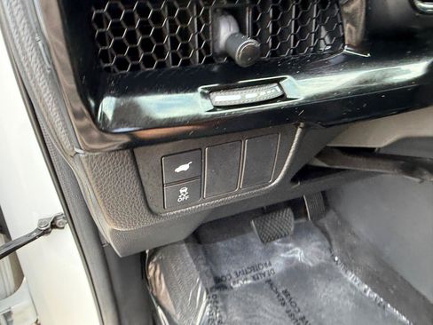 Used 2023 Honda CR-V EX-L image 14