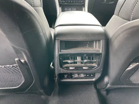 Certified 2023 Jeep Grand Cherokee Limited w/ Luxury Tech Group II AWD/4WD image 34
