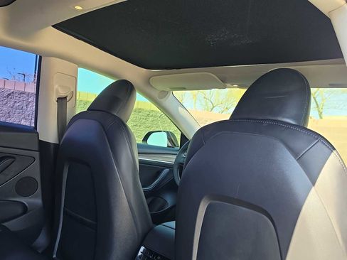 Used 2023 Tesla Model 3 Standard Range image 16
