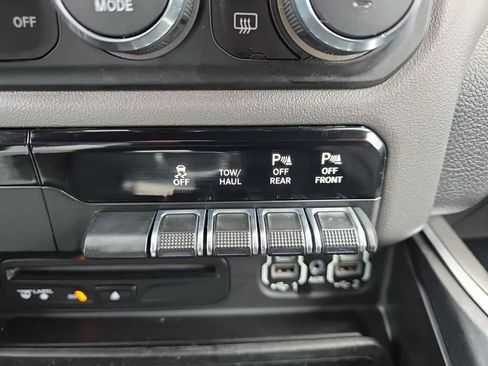 Used 2019 RAM 1500 Big Horn image 29