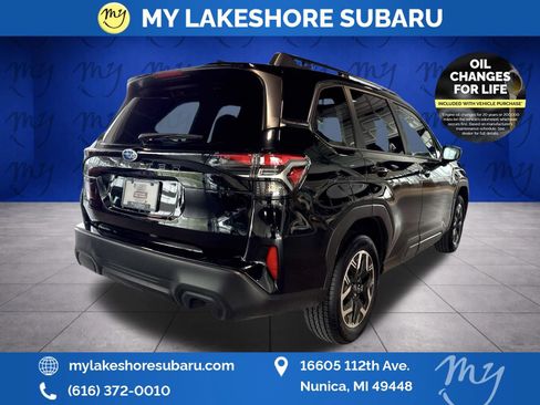 Certified 2025 Subaru Forester Premium AWD/4WD image 11