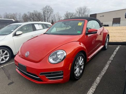 Used 2018 Volkswagen Beetle 2.0T S w/ Style & Comfort Package image 3