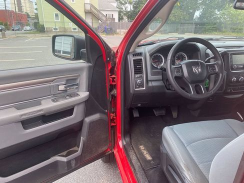 Used 2014 RAM 1500 Express image 10