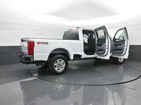 New 2026 Ford F250 XLT w/ FX4 Off-Road Package AWD/4WD image 23