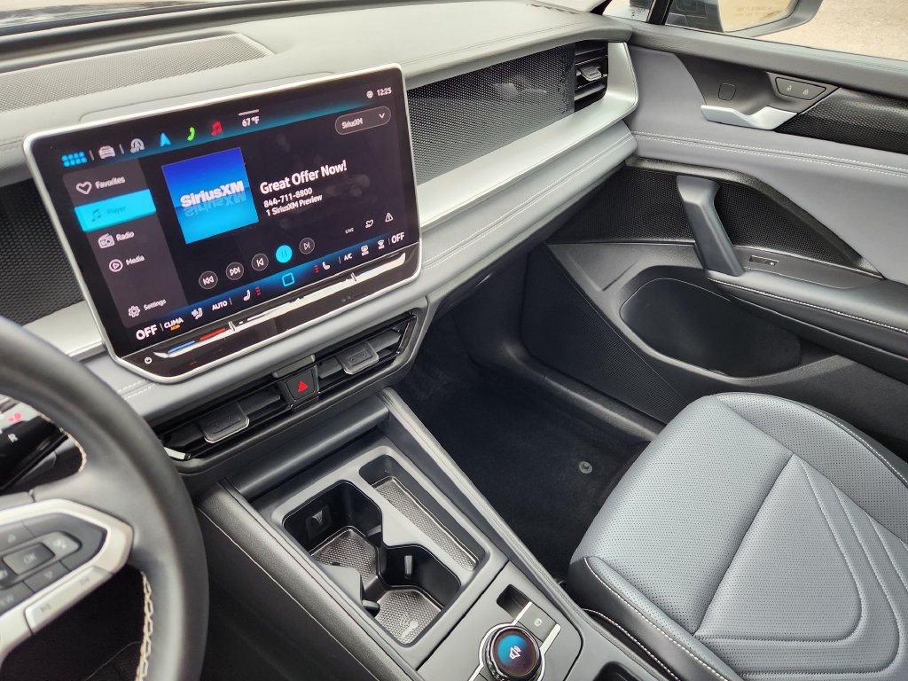 Certified 2025 Volkswagen Tiguan SE AWD/4WD image 15