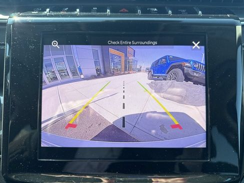 Used 2023 Jeep Grand Cherokee Laredo w/ Luxury Tech Group I AWD/4WD image 43
