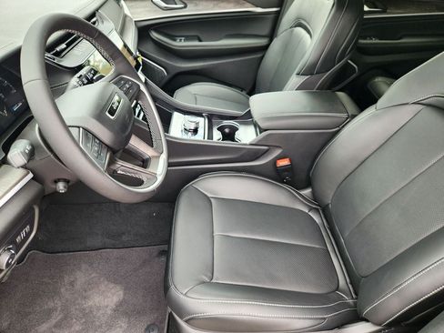 New 2026 Jeep Grand Cherokee L Limited AWD/4WD image 9