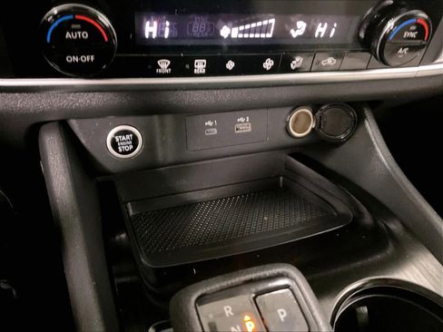 Used 2023 Nissan Rogue SV image 26