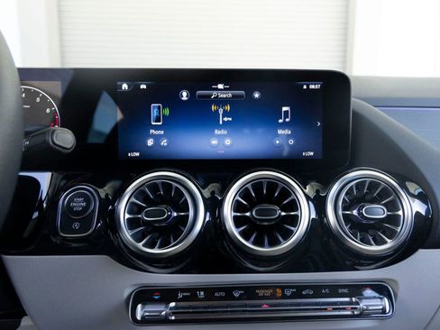 Used 2026 Mercedes-Benz GLA 250 image 17