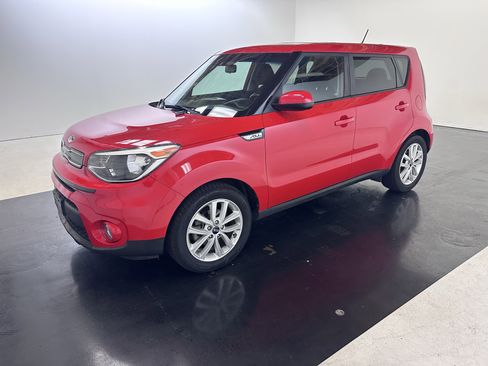 Used 2018 Kia Soul + image 8