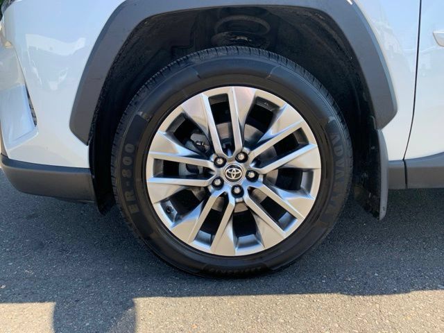 Used 2020 Toyota RAV4 Limited AWD/4WD image 10