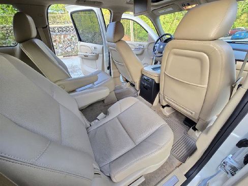 Used 2013 Cadillac Escalade ESV Luxury image 26