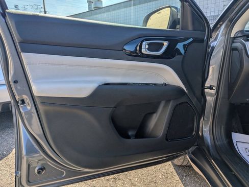 Used 2022 Jeep Compass Limited AWD/4WD image 12