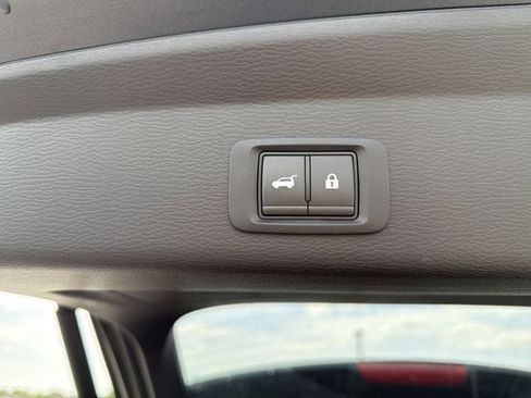 Used 2024 Mitsubishi Outlander SE image 21