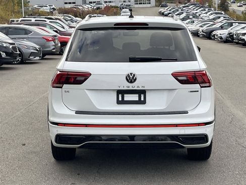 Used 2022 Volkswagen Tiguan SE R-Line image 4