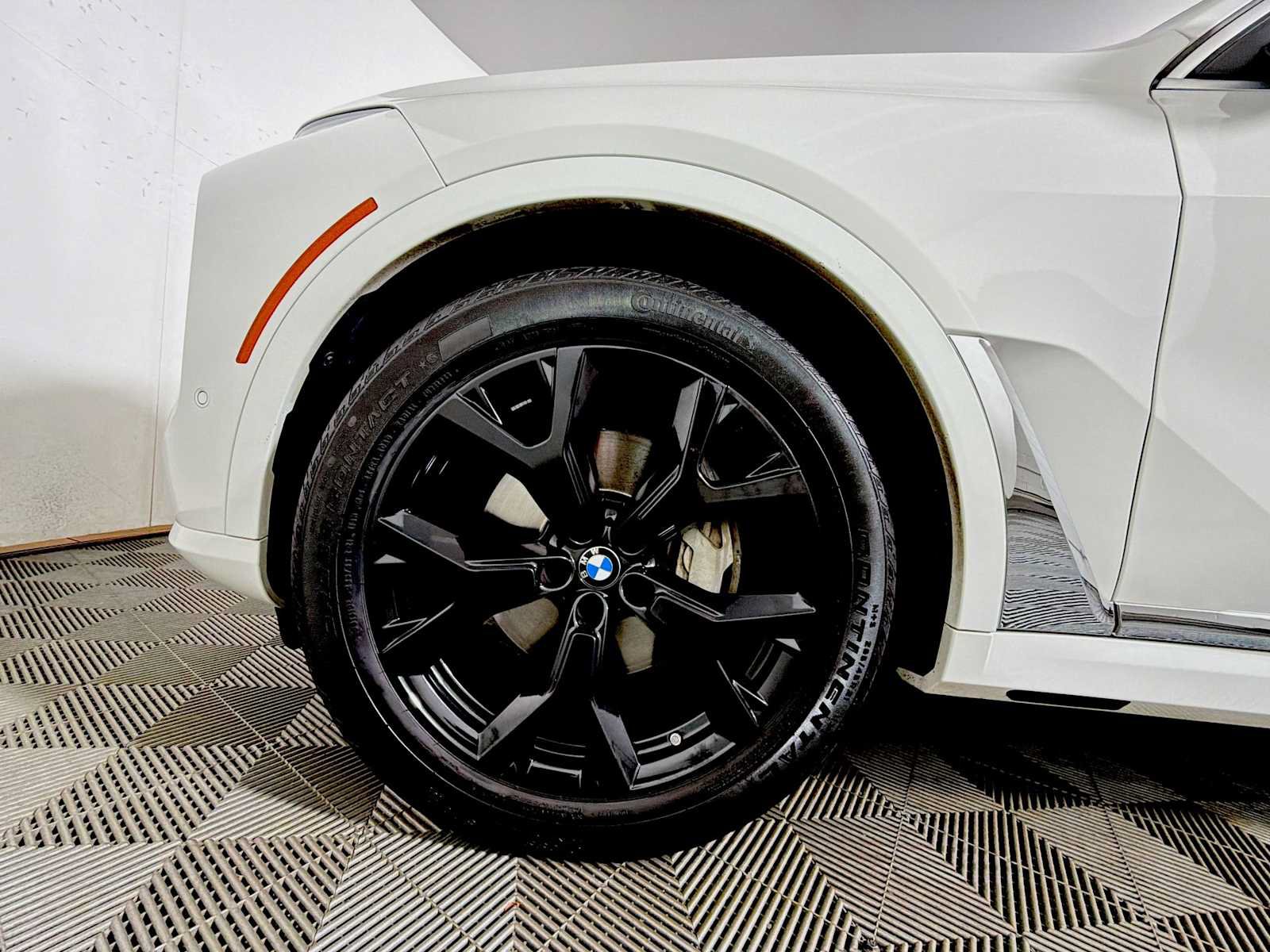 Used 2024 BMW X7 xDrive40i w/ Parking Assistance Package AWD/4WD image 8