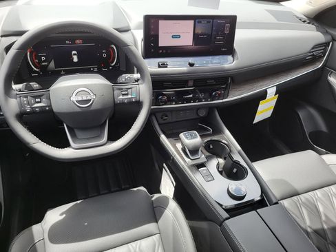 New 2026 Nissan Rogue Platinum AWD/4WD image 2