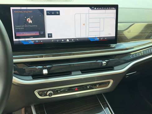 Used 2024 BMW X7 xDrive40i AWD/4WD image 19