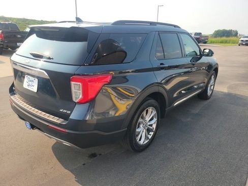 Used 2024 Ford Explorer XLT w/ Equipment Group 202A AWD/4WD image 5
