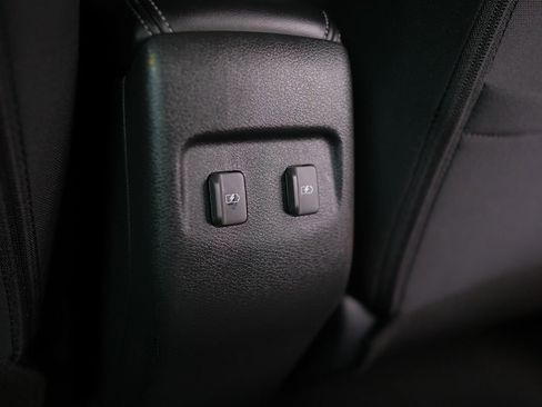 Used 2022 Nissan Kicks SV image 29