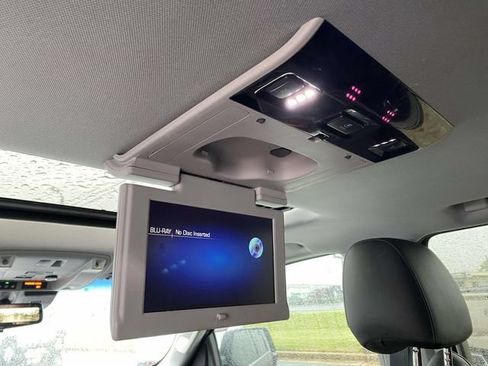 Used 2019 Cadillac Escalade Premium Luxury RWD image 17